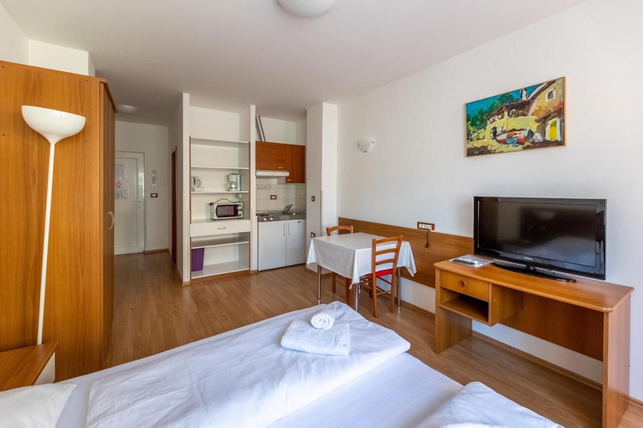 Apartments Liburnija オパティヤ エクステリア 写真