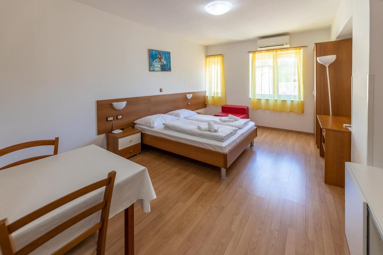 Apartments Liburnija オパティヤ エクステリア 写真