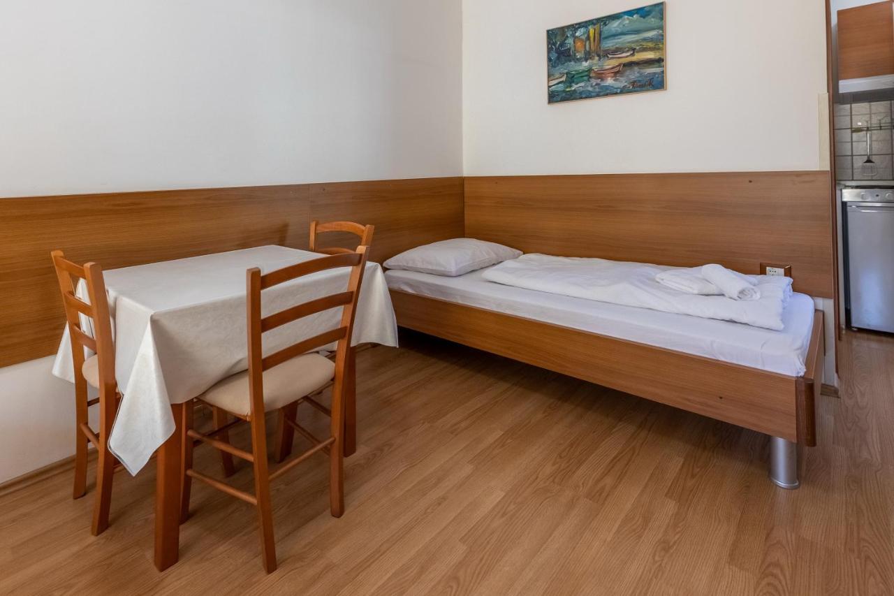 Apartments Liburnija オパティヤ エクステリア 写真