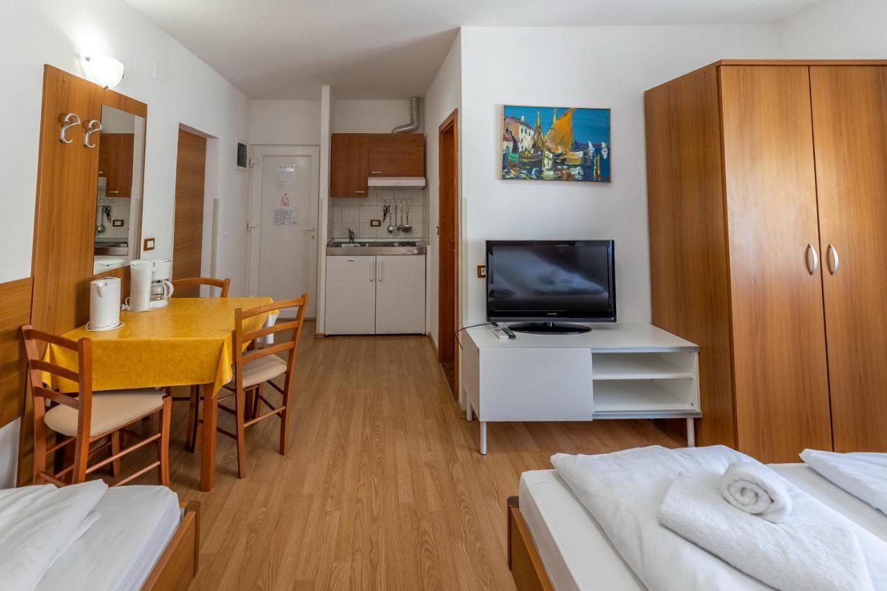 Apartments Liburnija オパティヤ エクステリア 写真