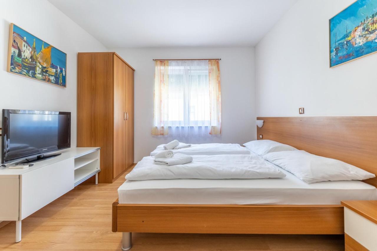 Apartments Liburnija オパティヤ エクステリア 写真