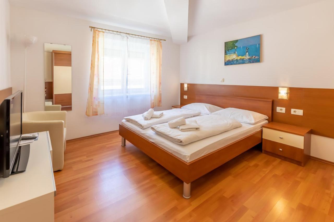 Apartments Liburnija オパティヤ エクステリア 写真