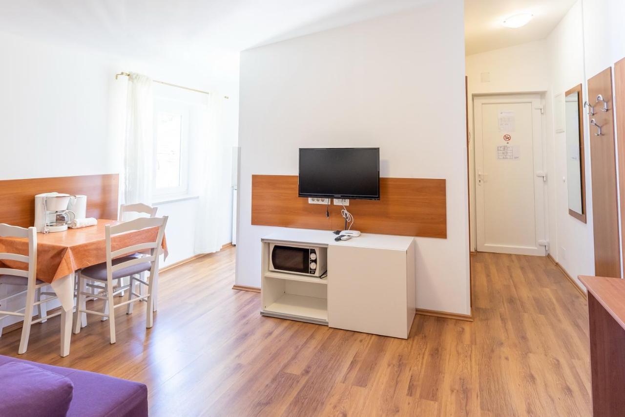 Apartments Liburnija オパティヤ エクステリア 写真