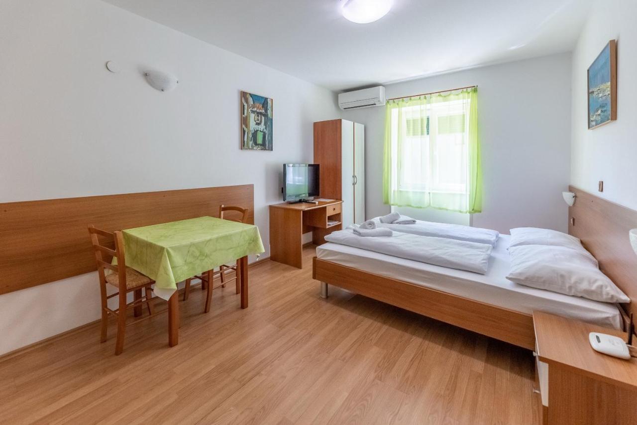 Apartments Liburnija オパティヤ エクステリア 写真