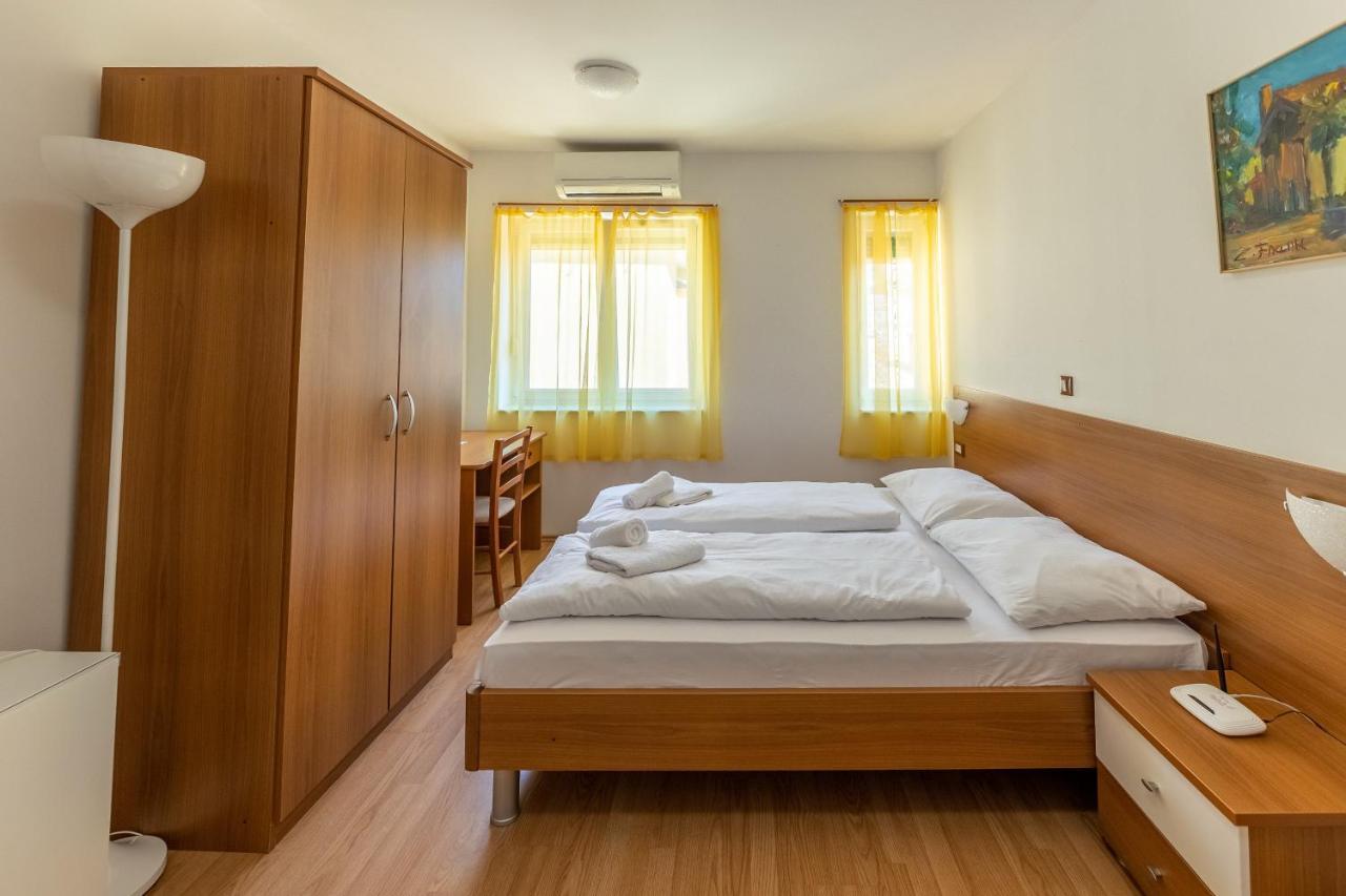 Apartments Liburnija オパティヤ エクステリア 写真