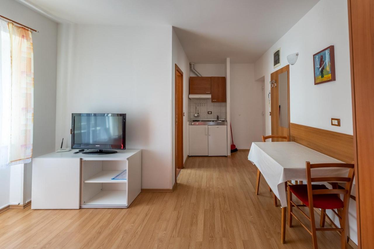 Apartments Liburnija オパティヤ エクステリア 写真