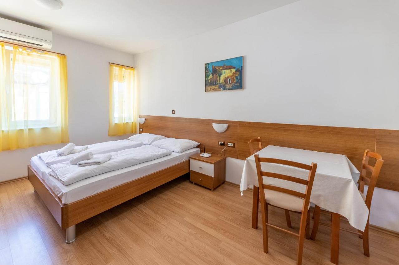 Apartments Liburnija オパティヤ エクステリア 写真