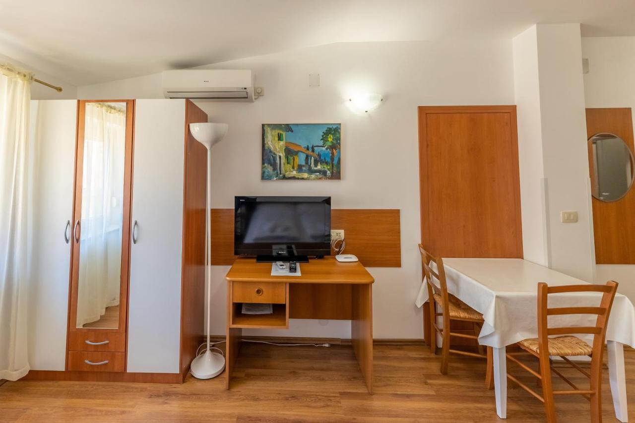 Apartments Liburnija オパティヤ エクステリア 写真