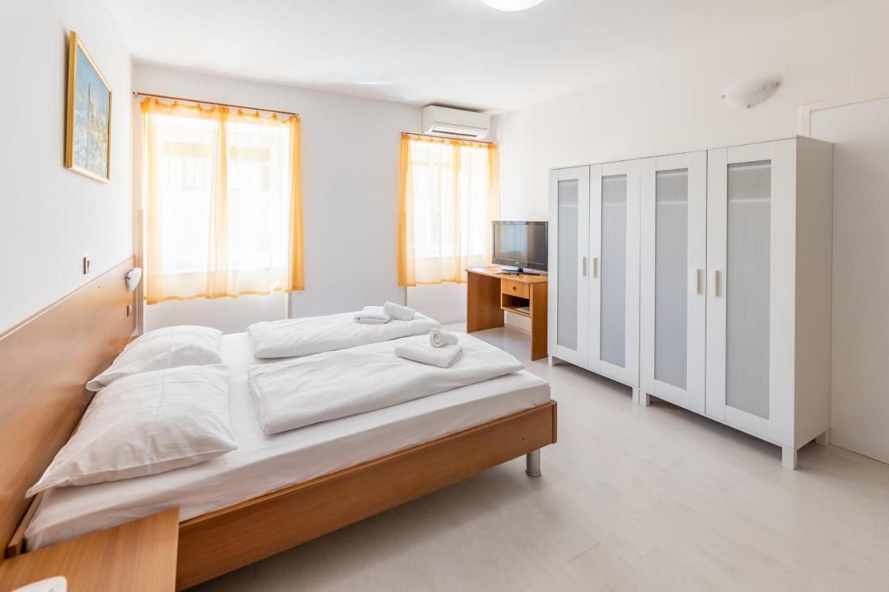 Apartments Liburnija オパティヤ エクステリア 写真