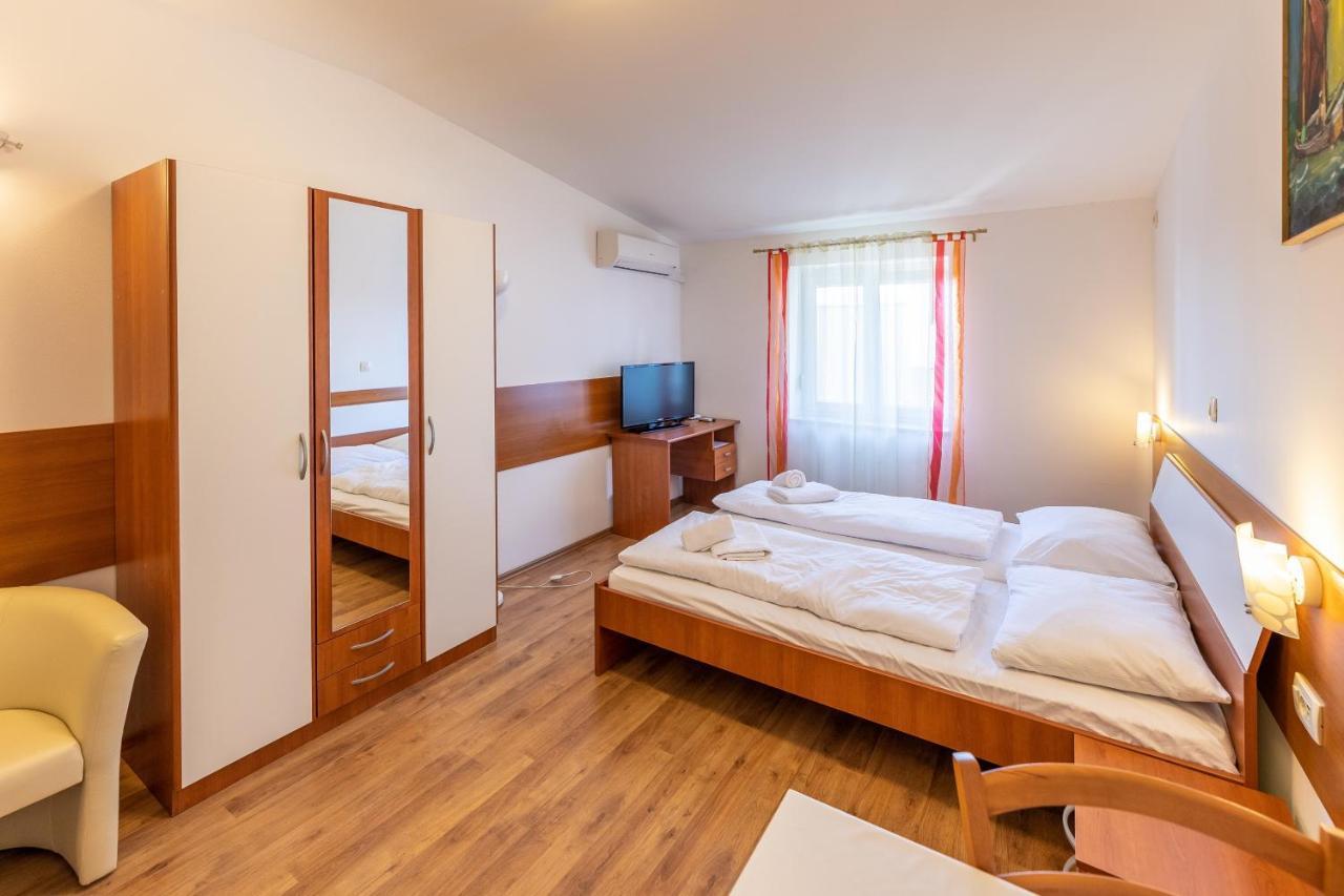 Apartments Liburnija オパティヤ エクステリア 写真